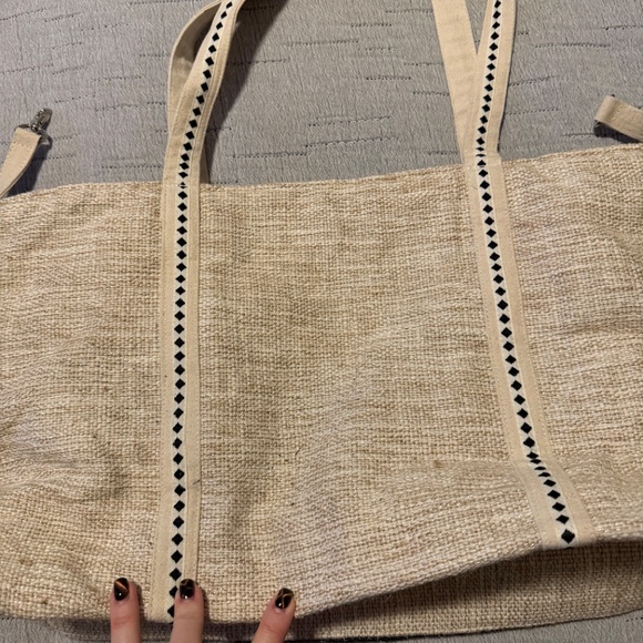 America & Beyond Beaded Tote - Picture 4 of 10